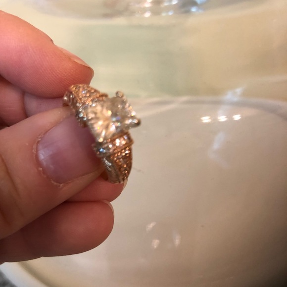 Engagement/wedding ring - Picture 2 of 3